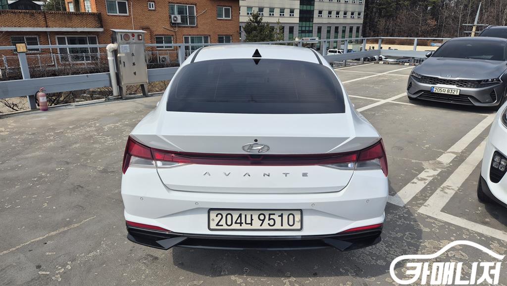 Hyundai Avante 1.6 Modern thumbnail 2