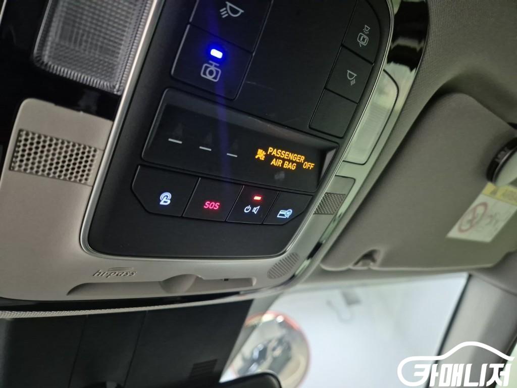 Hyundai Santa Fe The New Santa Fe Diesel 2.2 4WD Premium thumbnail 16