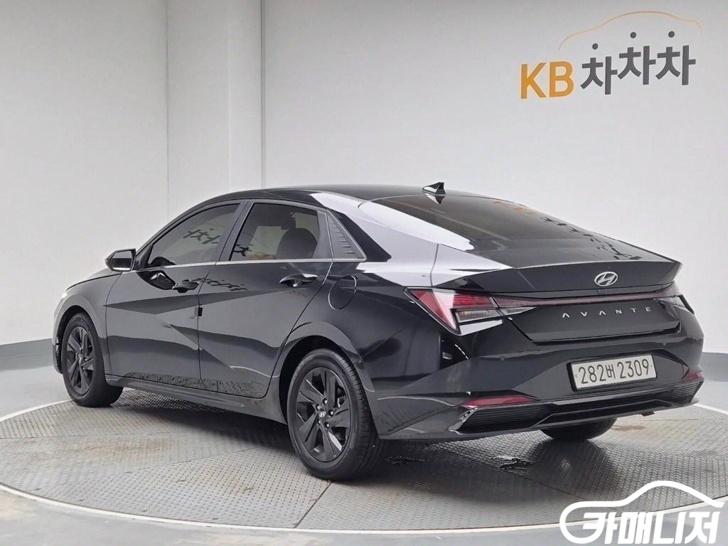 Hyundai Avante Avante Hybrid Inspiration thumbnail 2