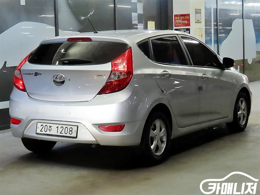 Hyundai Accent AccentFacelift 1.6VGT Premier thumbnail 4