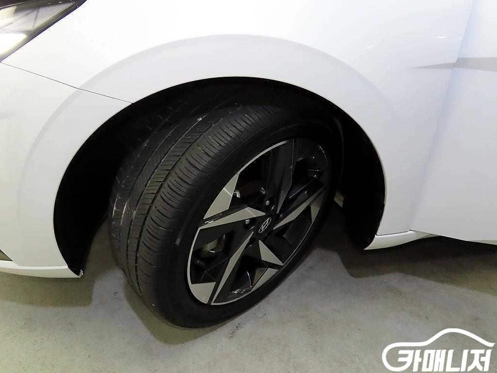 Hyundai Avante 1.6 Inspiration thumbnail 20