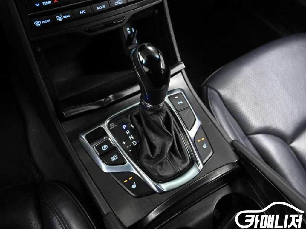 Hyundai Grandeur Grandeur HG Hybrid PREMIUM thumbnail 11