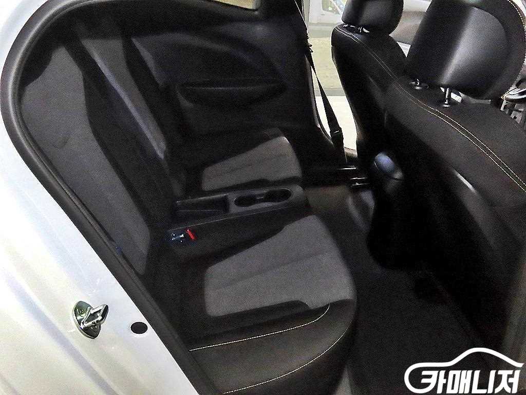 Hyundai Veloster 1.6 Turbo Sport thumbnail 7