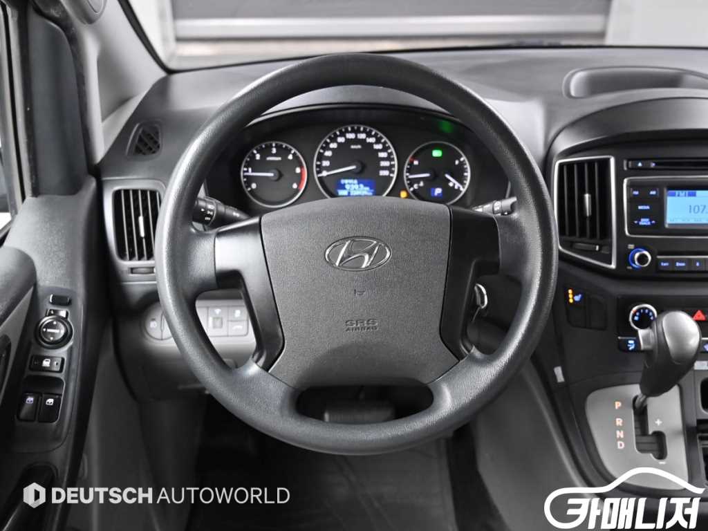 Hyundai Starex Grand Starex Van 5-Seater thumbnail 13