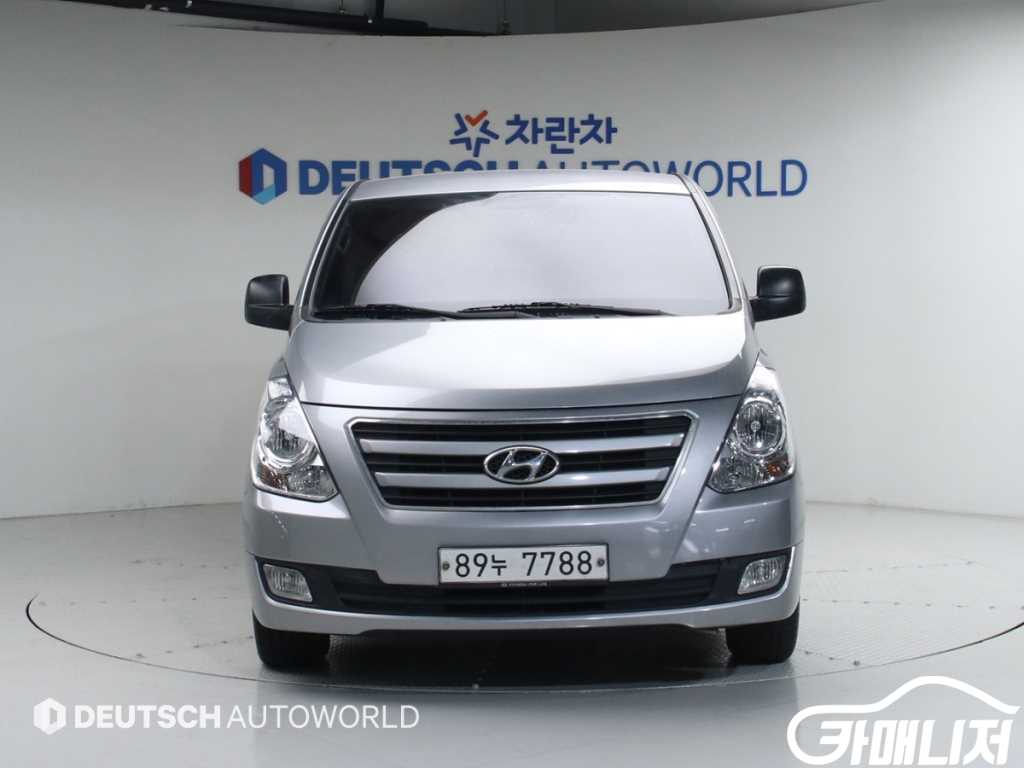 Hyundai Starex Grand Starex Van 5-Seater thumbnail 3