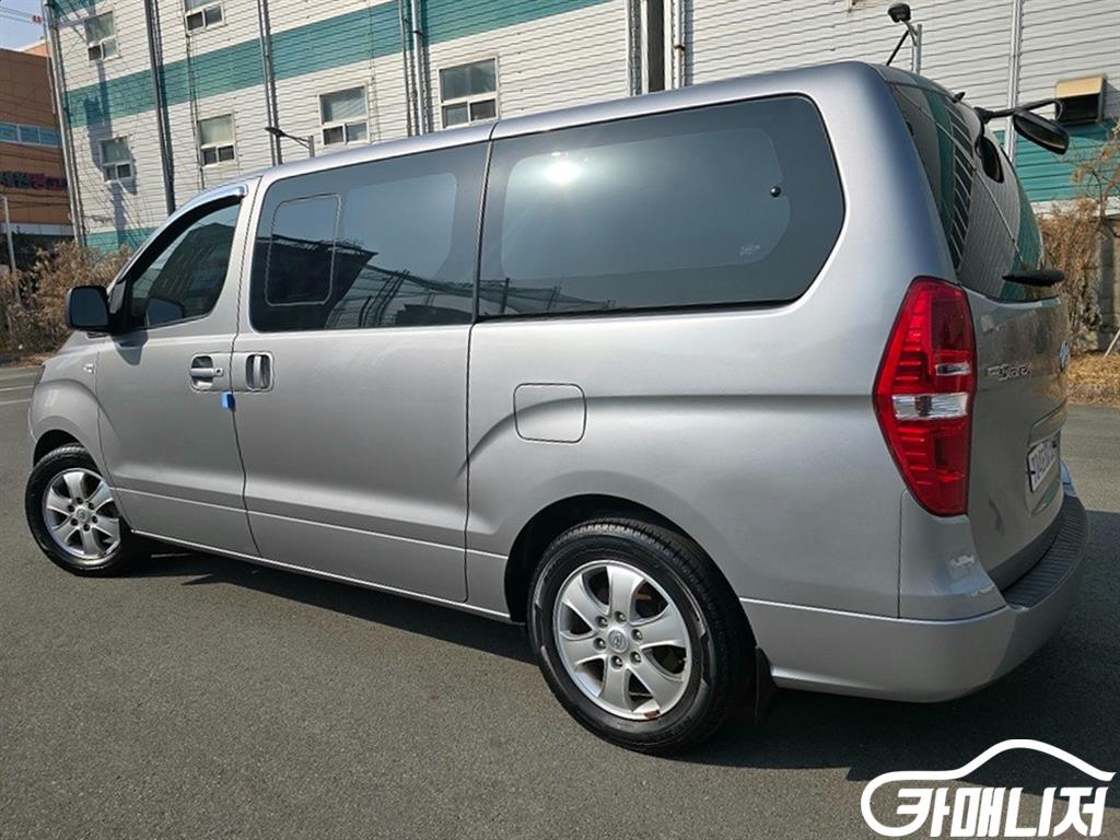 Hyundai Starex The New Grand Starex 2WD Wagon 12-Seater thumbnail 16