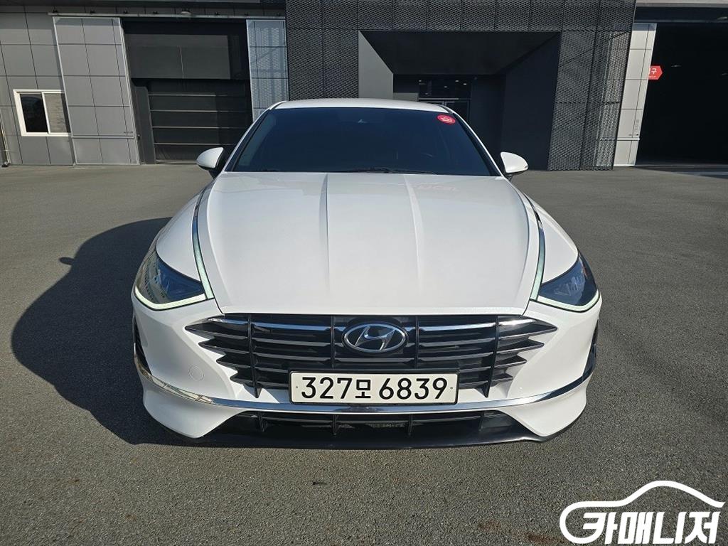 Hyundai Sonata 2.0 Premium thumbnail 2