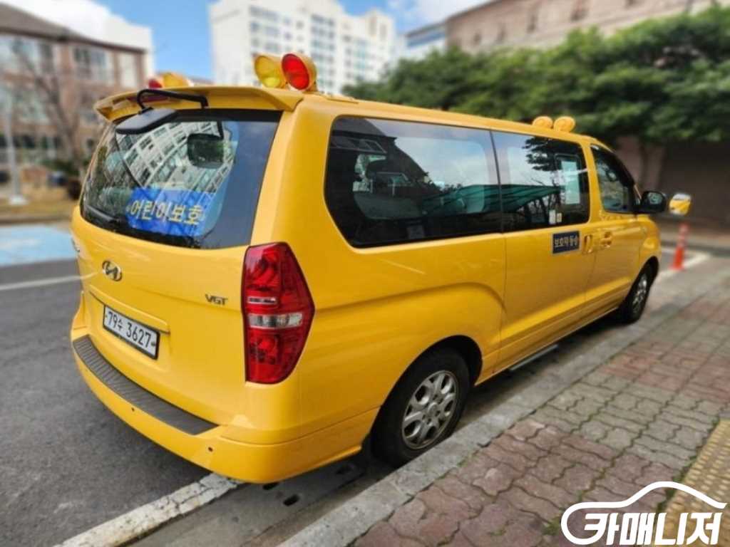 Hyundai Starex Grand Starex 12-Seater School Bus thumbnail 6