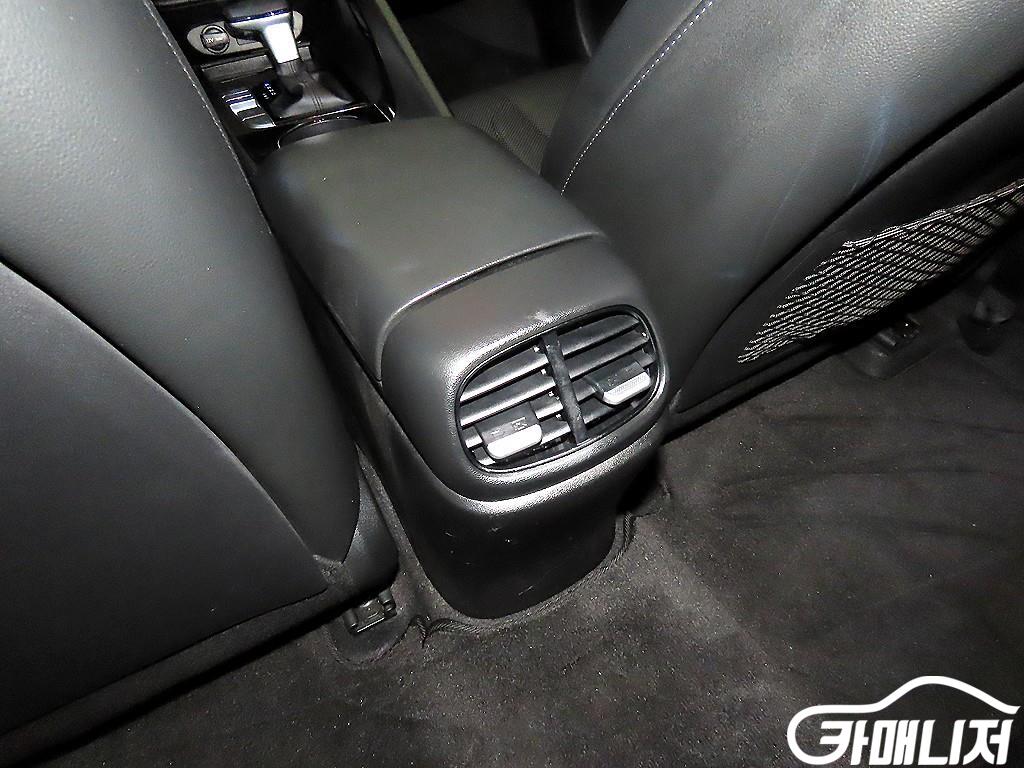 Hyundai Avante 1.6 Inspiration thumbnail 18