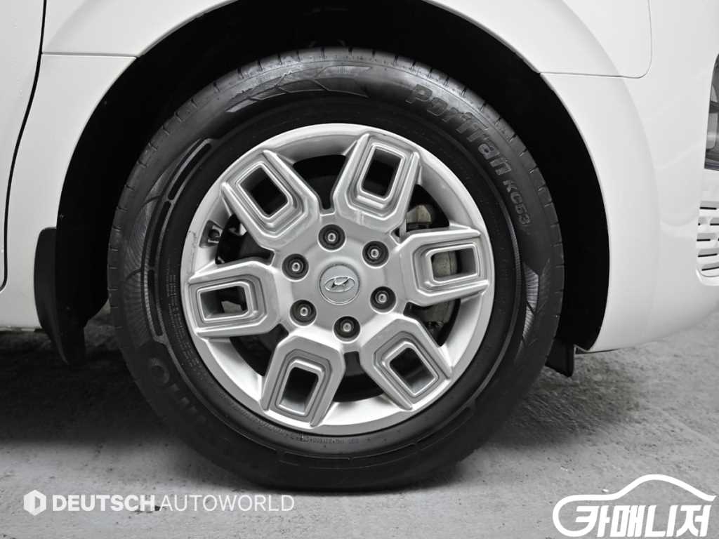 Hyundai Staria 2WD Diesel Cargo Modern thumbnail 5