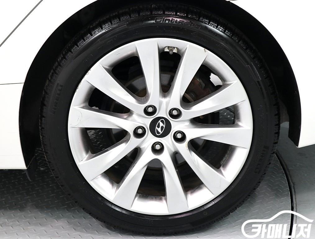 Hyundai i40 i40Saloon 1.7 VGT PREMIUM thumbnail 8