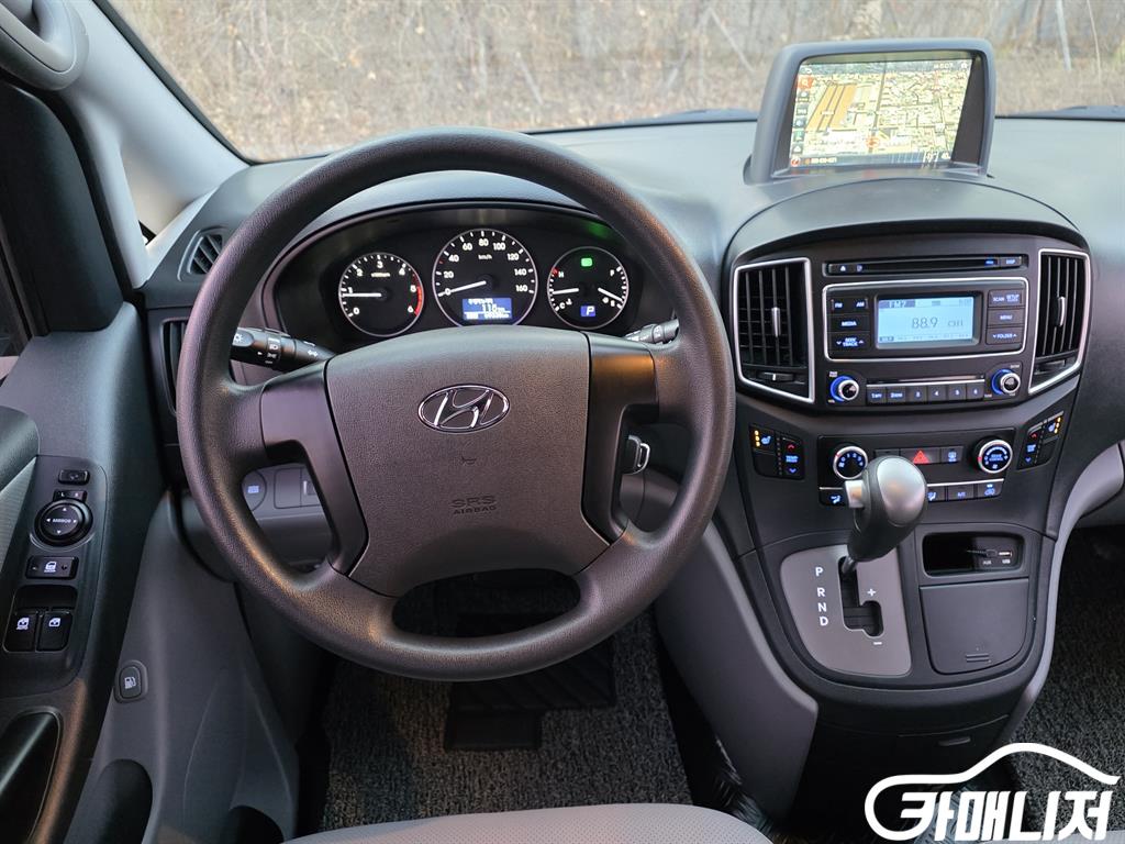 Hyundai Starex The New Grand Starex 2WD Wagon 12-Seater thumbnail 6