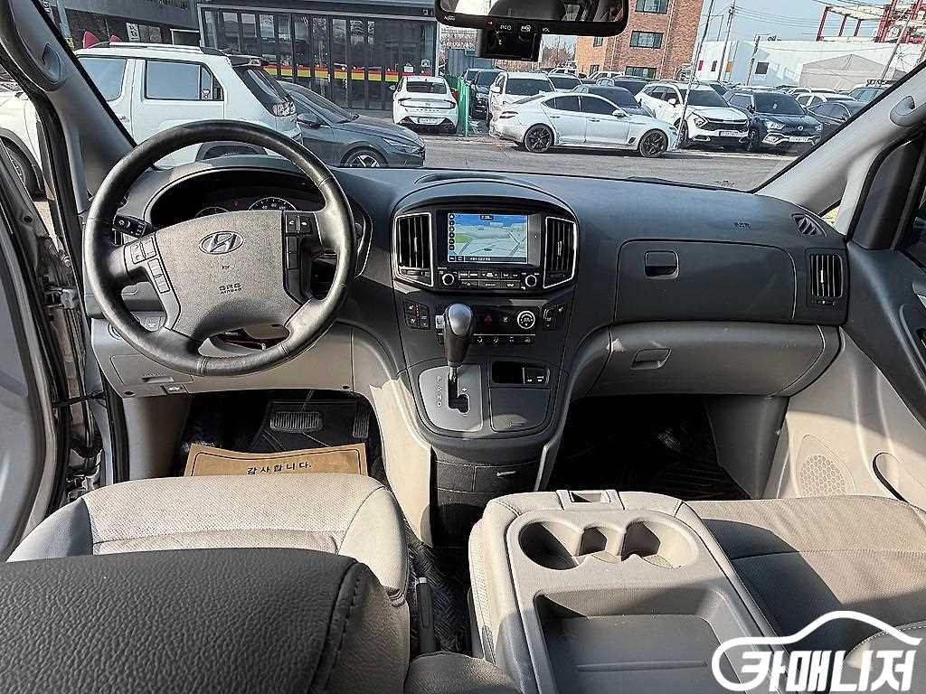 Hyundai Starex The New Grand Starex 2WD Wagon 12-Seater thumbnail 5