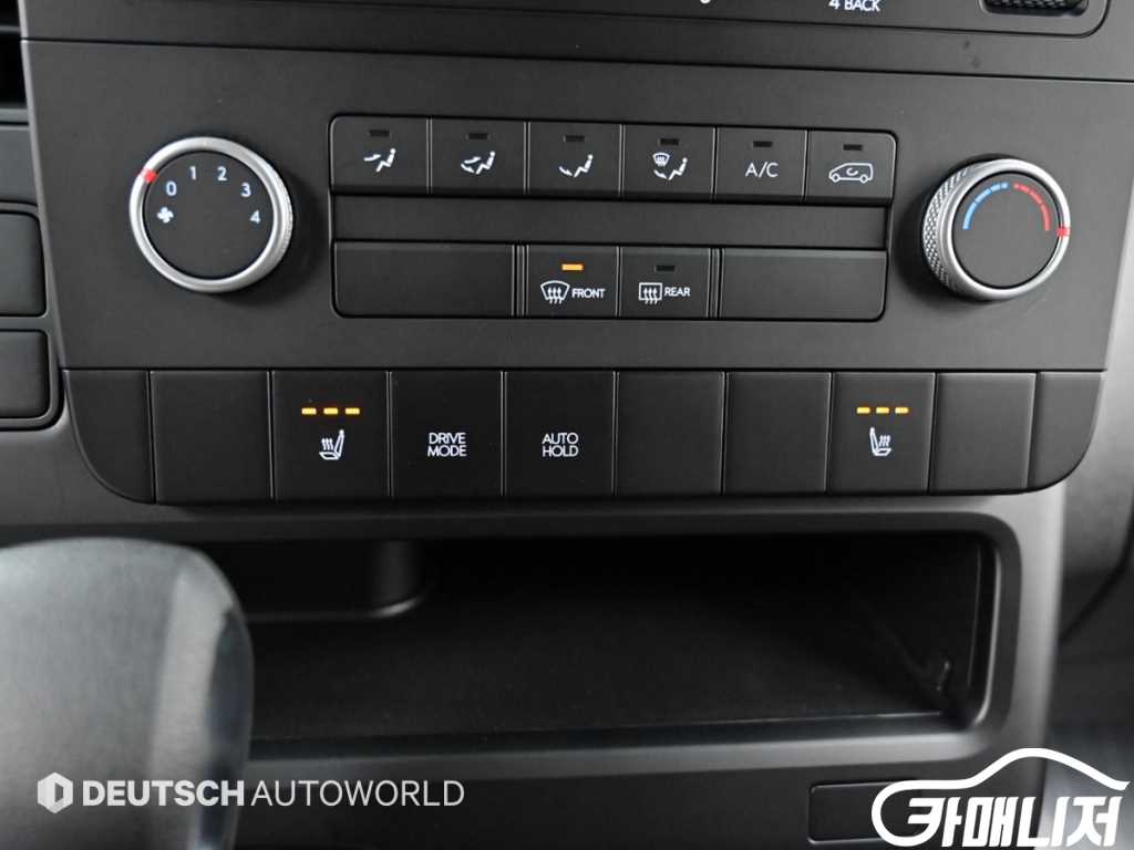 Hyundai Staria 2WD Diesel Cargo Smart thumbnail 17