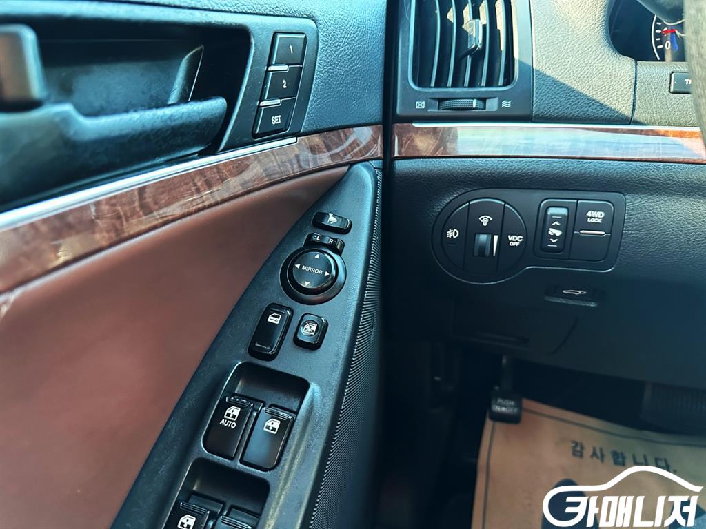 Hyundai Veracruz Gasoline 4WD 380VXL thumbnail 16