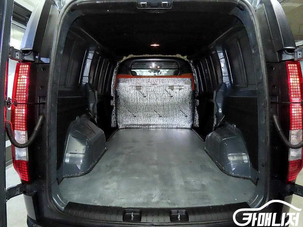 Hyundai Staria 2WD Diesel Cargo Modern thumbnail 17