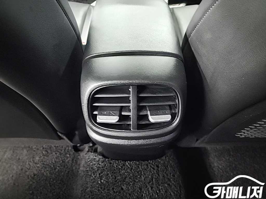 Hyundai Avante 1.6 Inspiration thumbnail 13