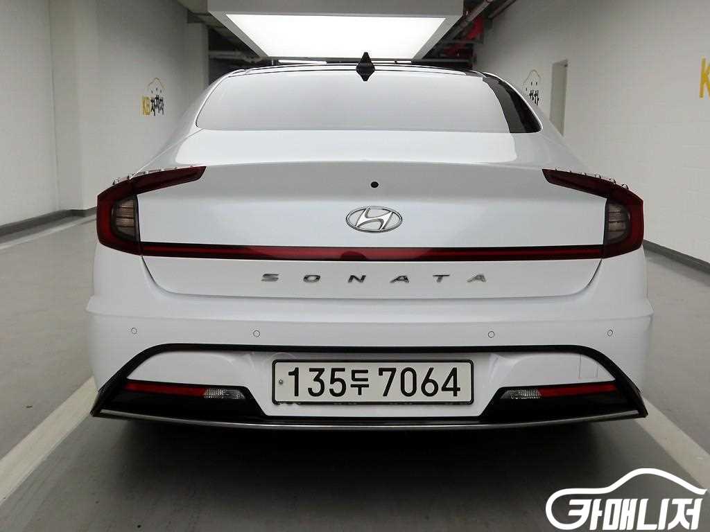 Hyundai Sonata 2.0 Premium Family thumbnail 4