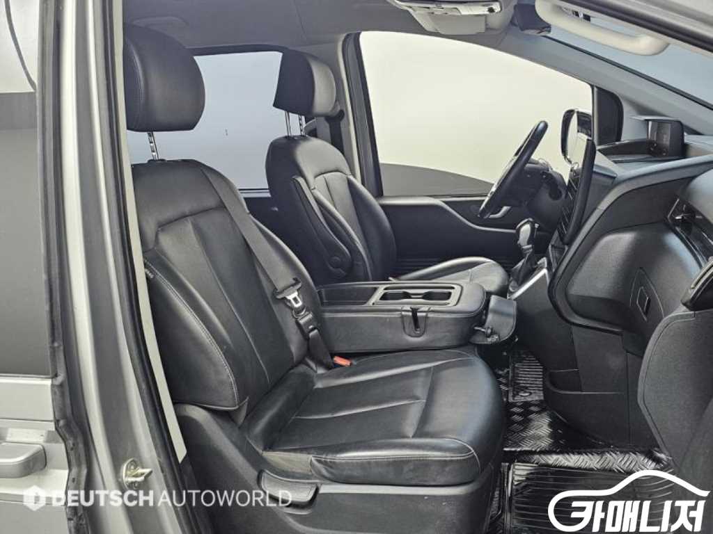 Hyundai Staria 4WD Diesel Tourer Modern thumbnail 17