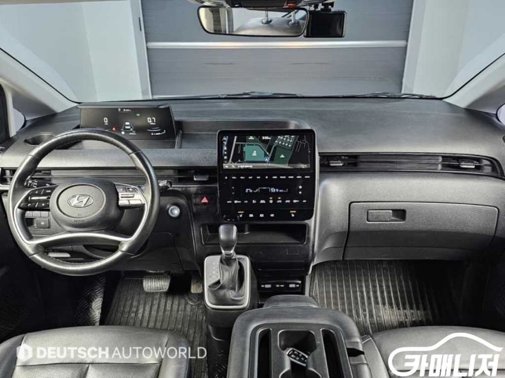 Hyundai Staria 4WD Diesel Tourer Modern thumbnail 9