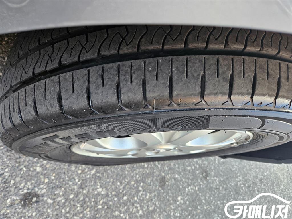 Hyundai Starex Grand Starex Van 5-Seater thumbnail 16