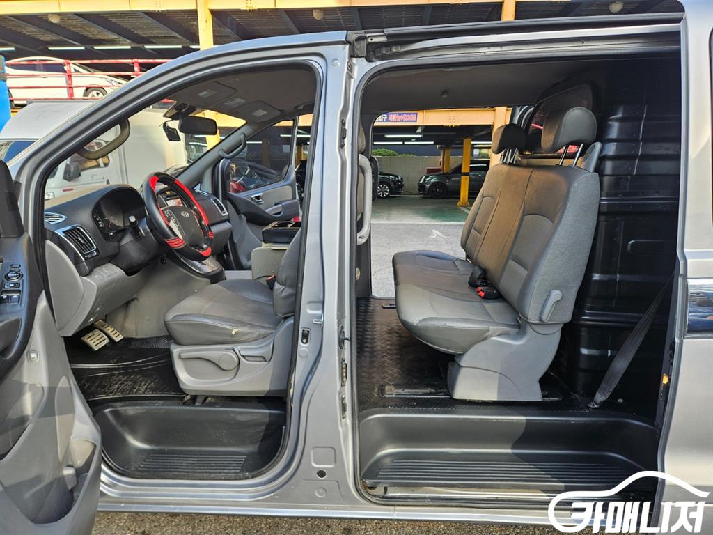 Hyundai Starex Grand Starex Van 5-Seater thumbnail 8