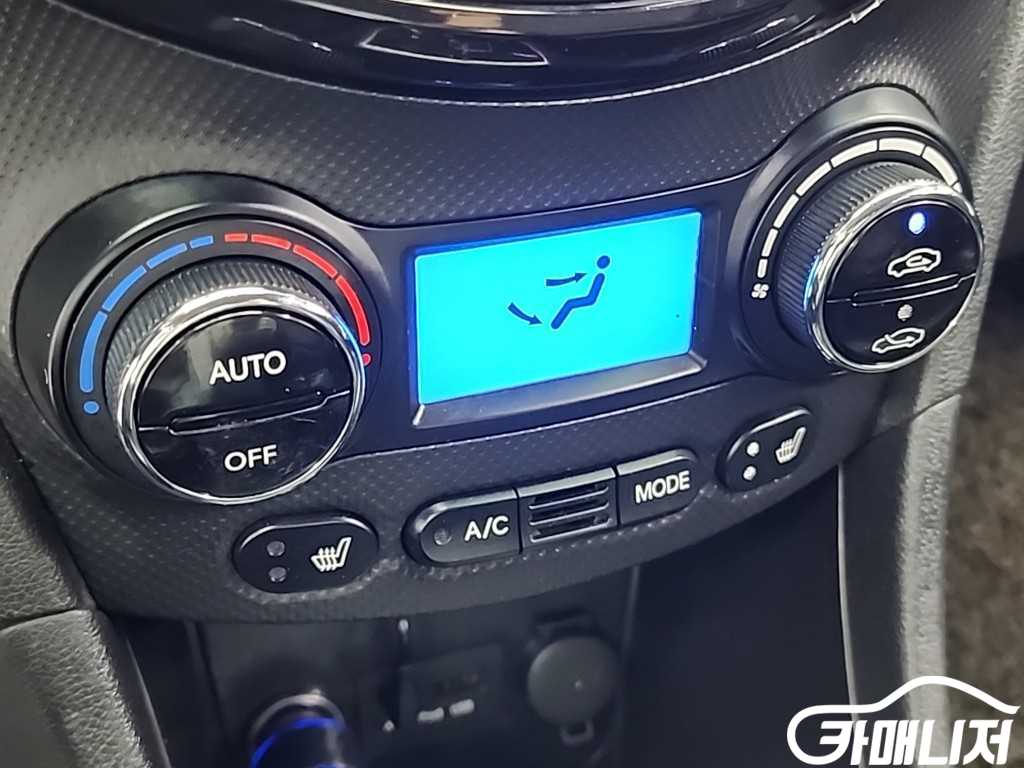 Hyundai Accent AccentFacelift 1.6GDI Top thumbnail 15