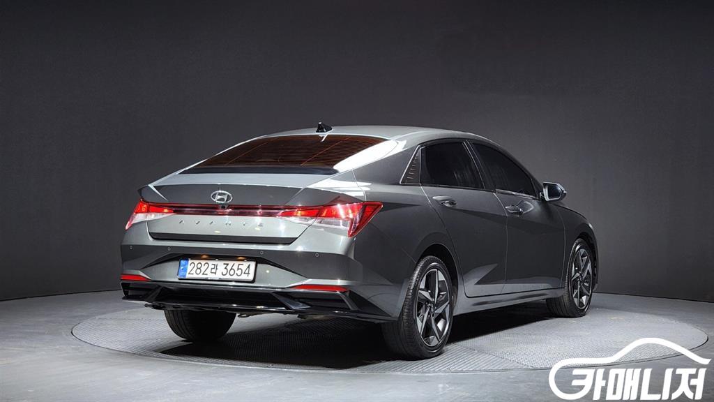 Hyundai Avante 1.6 Modern thumbnail 2