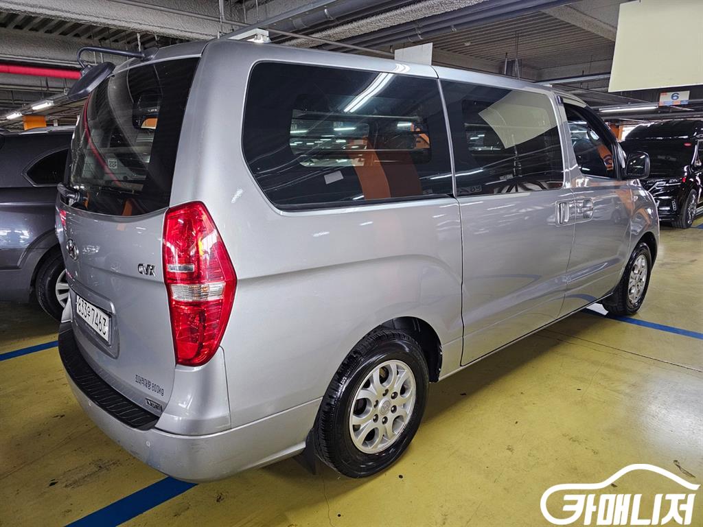 Hyundai Starex Grand Starex Van 3-Seater thumbnail 4