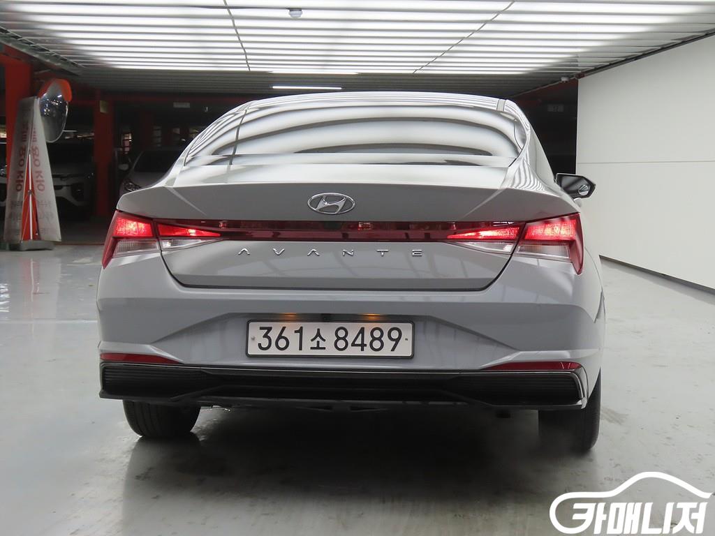 Hyundai Avante Avante Hybrid Modern thumbnail 3