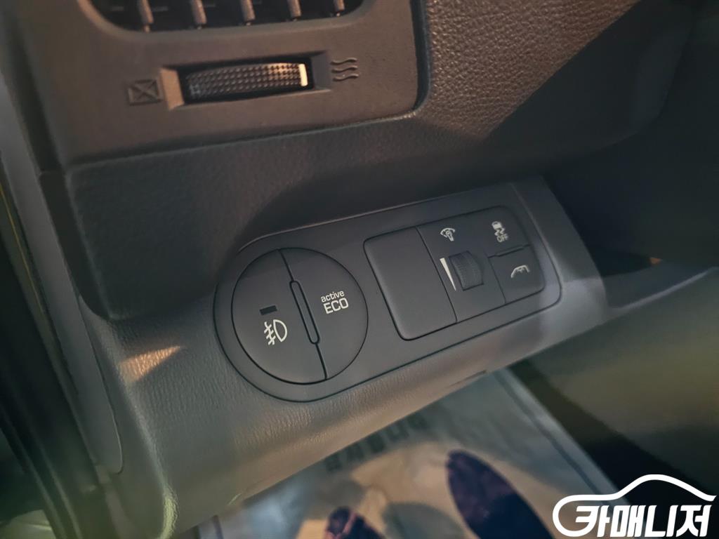 Hyundai Starex The New Grand Starex 2WD Urban 9-Seater thumbnail 14