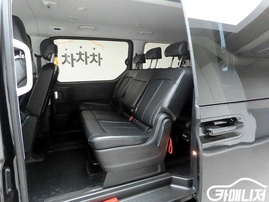 Hyundai Staria 2WD Diesel Tourer Modern thumbnail 12