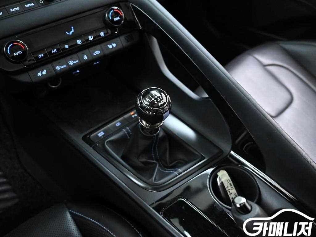 Hyundai Avante 2.0 N thumbnail 9