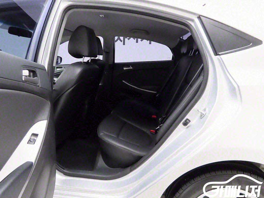 Hyundai Accent AccentFacelift 1.4VVT Smart thumbnail 14