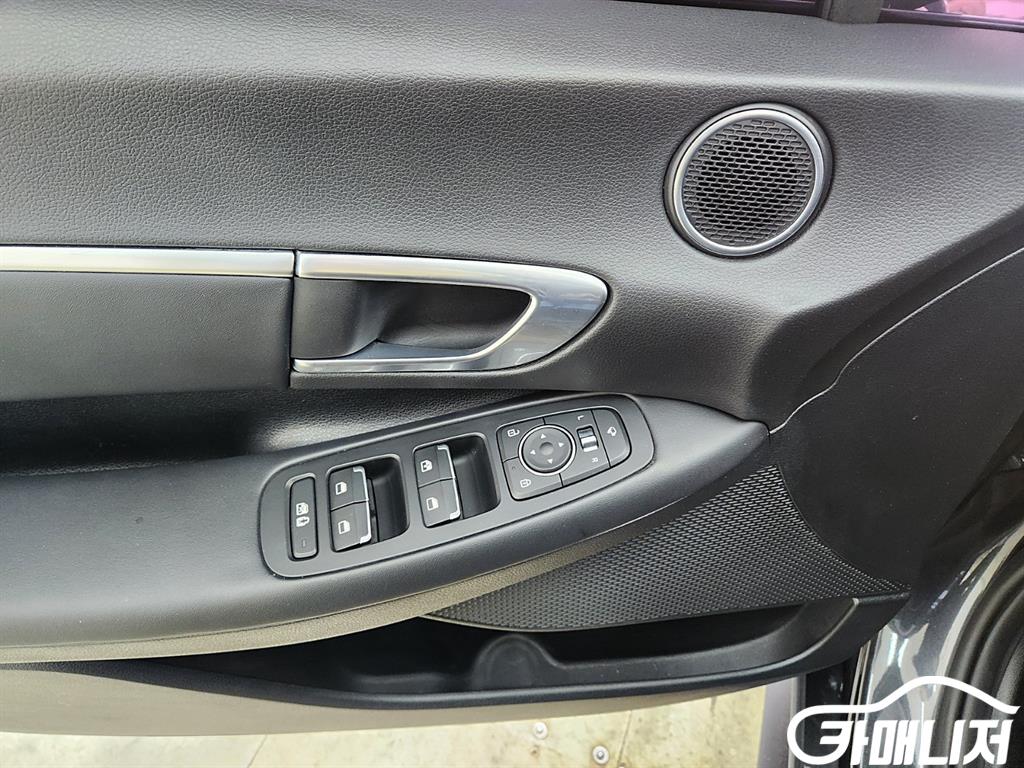 Hyundai Sonata 2.0 Premium Family thumbnail 17