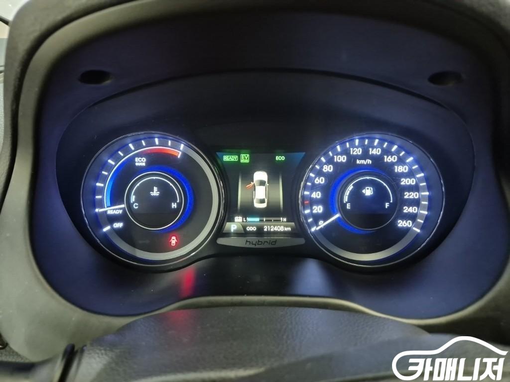 Hyundai Grandeur Grandeur HG Hybrid PREMIUM thumbnail 6