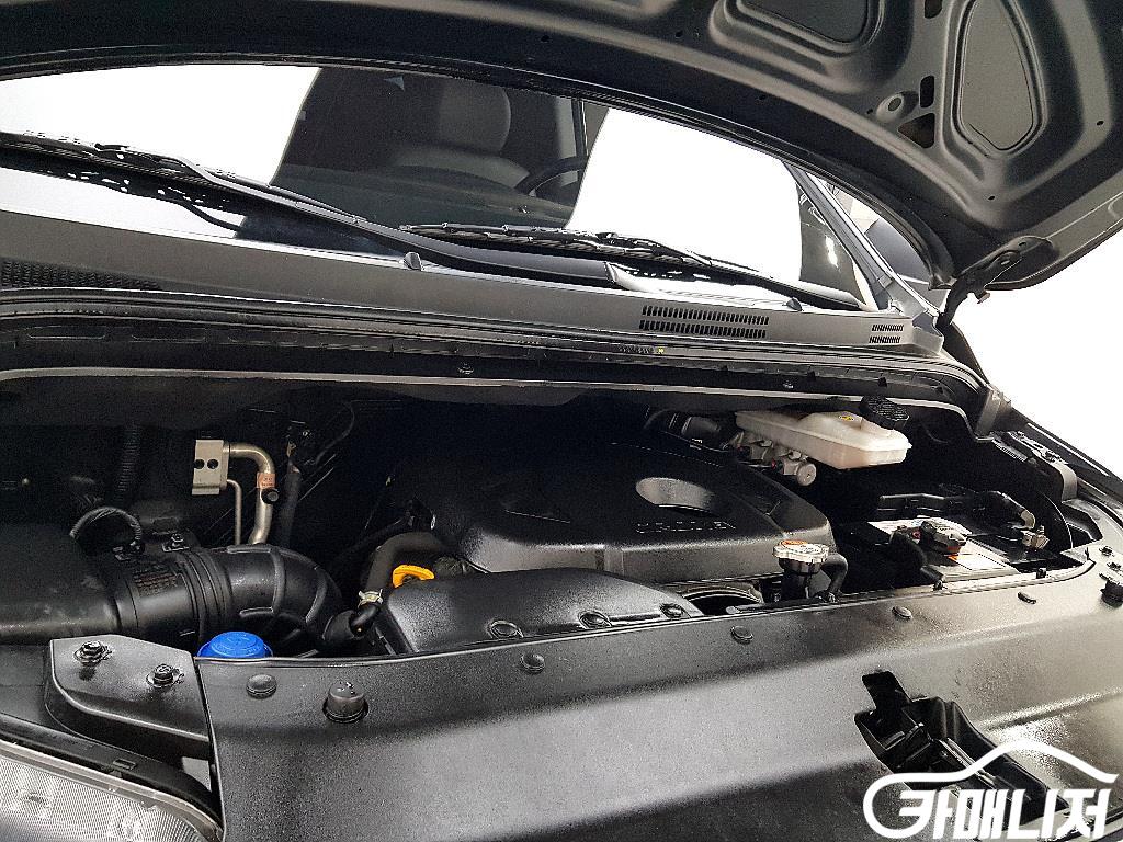 Hyundai Starex The New Grand Starex 2WD Urban 9-Seater thumbnail 6