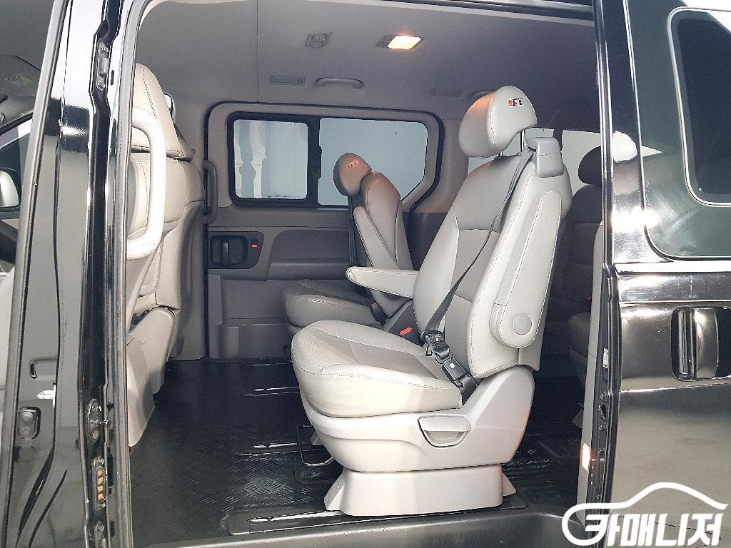 Hyundai Starex The New Grand Starex 2WD Urban 9-Seater thumbnail 9