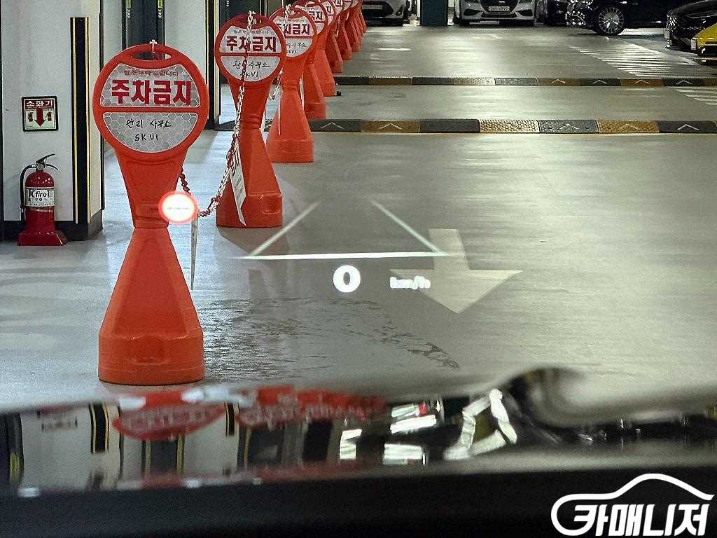 Genesis GV80 Gasoline 2.5T AWD thumbnail 15