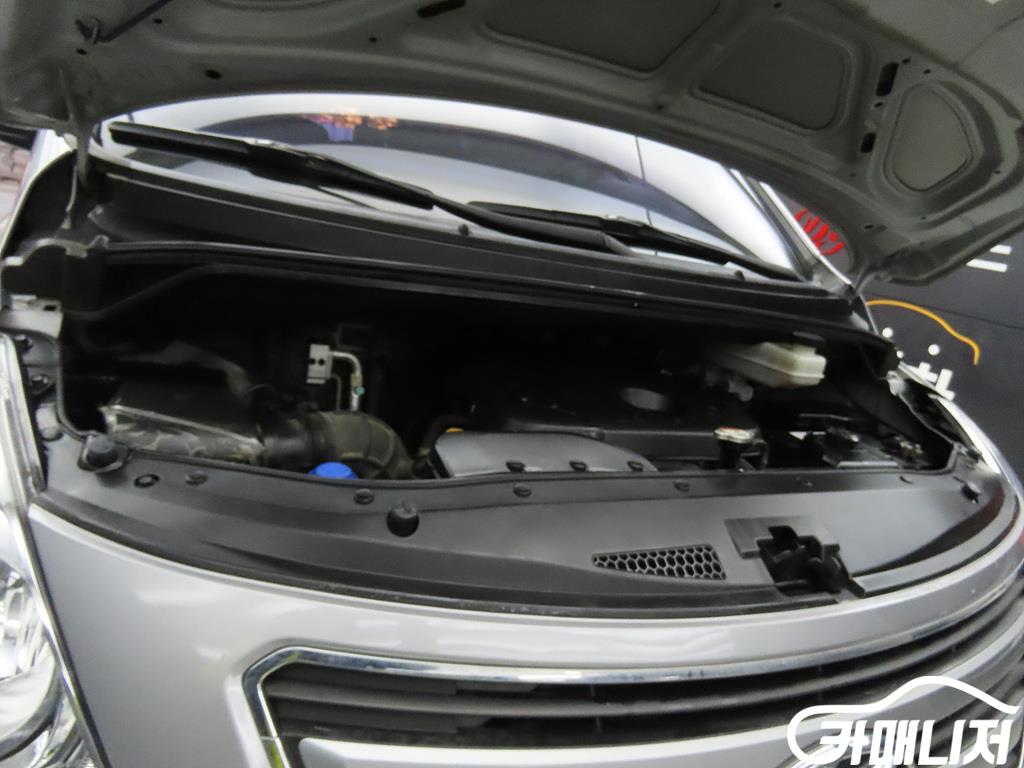 Hyundai Starex Grand Starex 12-Seater Wagon thumbnail 19