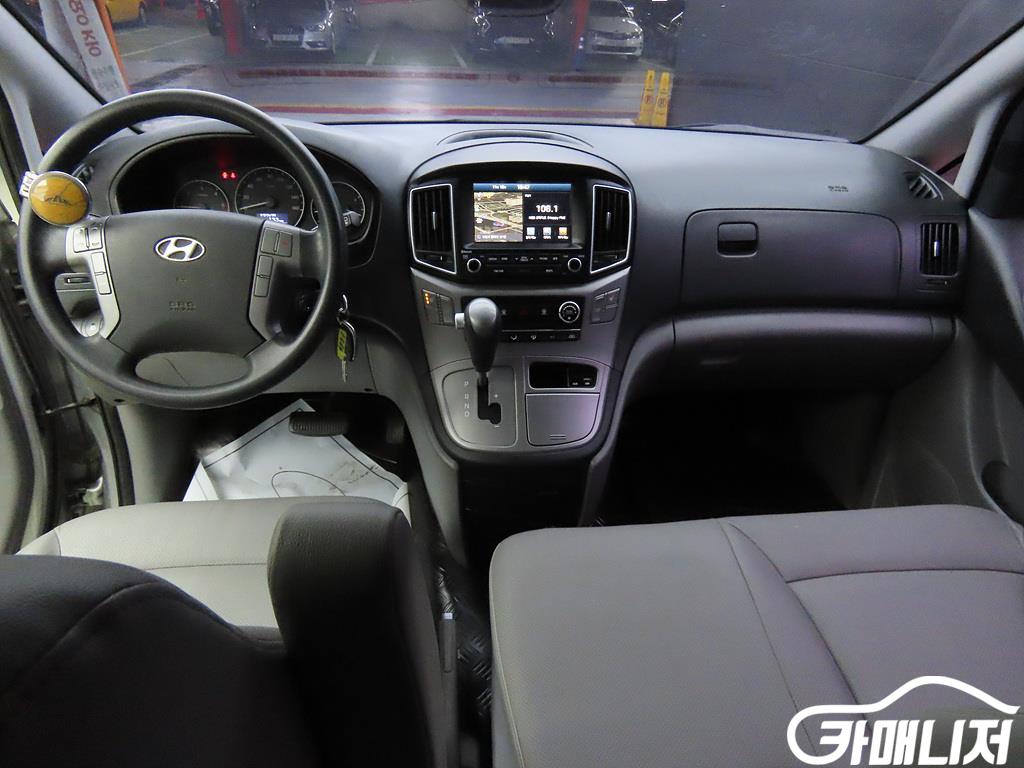 Hyundai Starex Grand Starex 12-Seater Wagon thumbnail 8