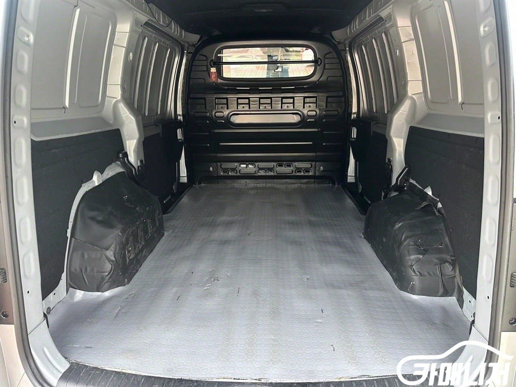 Hyundai Staria LPG Cargo Modern thumbnail 7