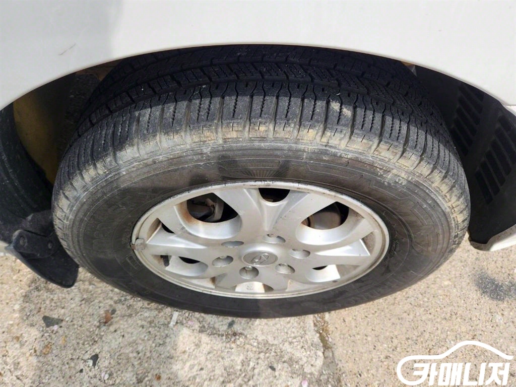 Hyundai Starex Grand Starex 12-Seater Wagon thumbnail 19