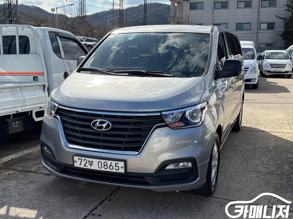 Hyundai Starex The New Grand Starex 2WD Wagon 12-Seater