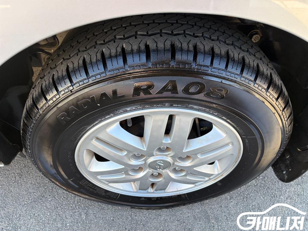 Hyundai Starex Grand Starex 12-Seater Wagon thumbnail 18