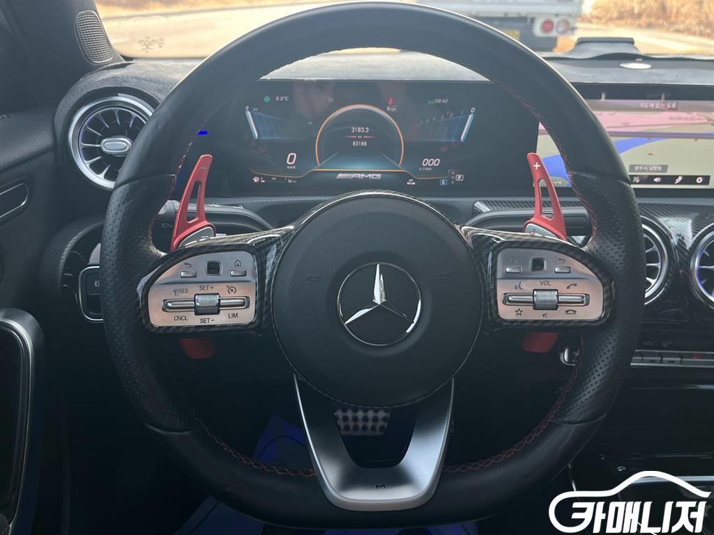 Mercedes-Benz A-Class A-Class W177 AMG A35 4MATIC Sedan thumbnail 7