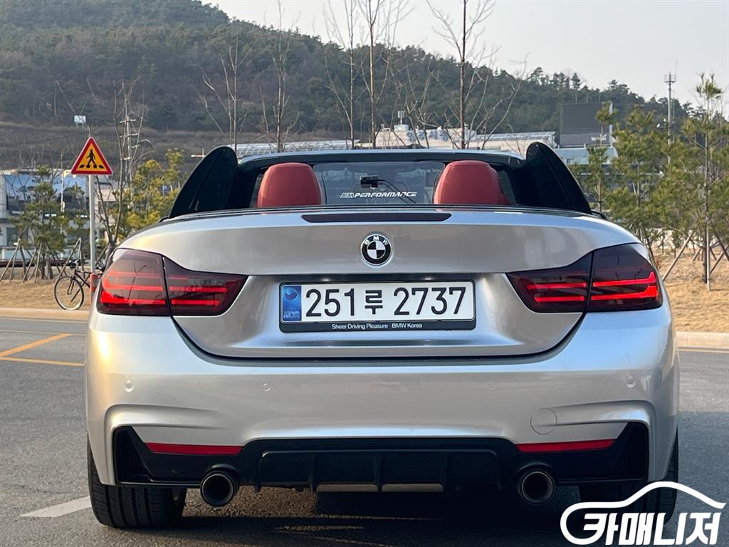 BMW 4 Series 428i Convertible M Sport thumbnail 4