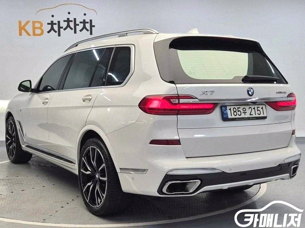 BMW X7 xDrive 40i M Sport thumbnail 2